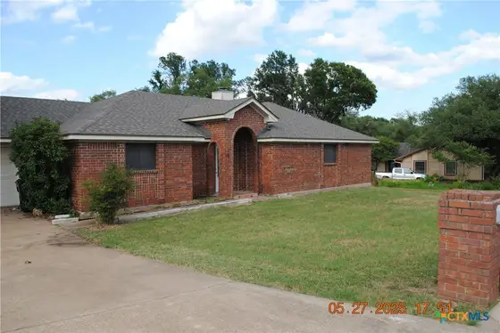 Front exterior at 97 Ben Nevis Ln, Belton, TX